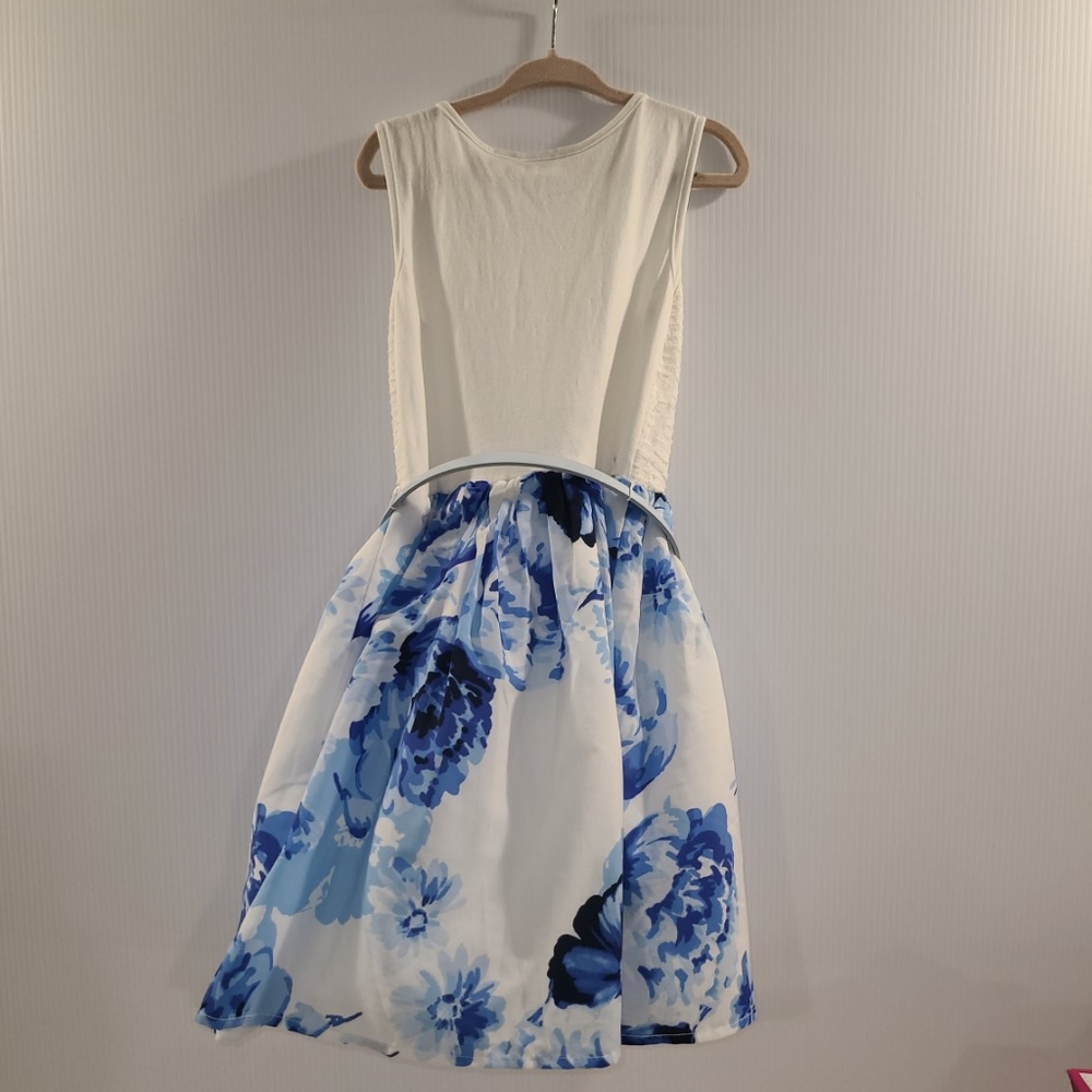 Spring dress - Picture 2 of 4